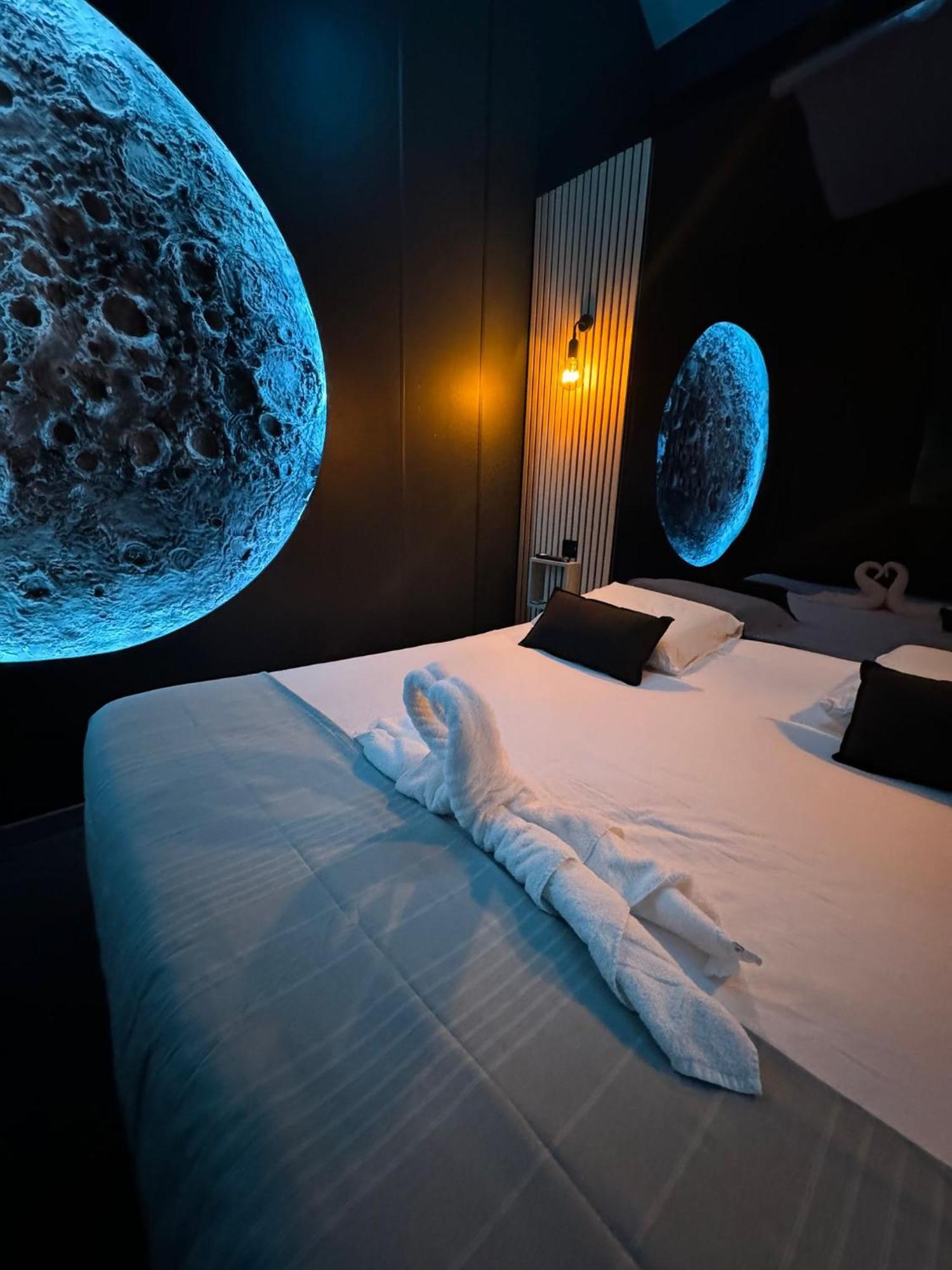 Fullmoon By Cloud Appartement Aubervilliers Buitenkant foto